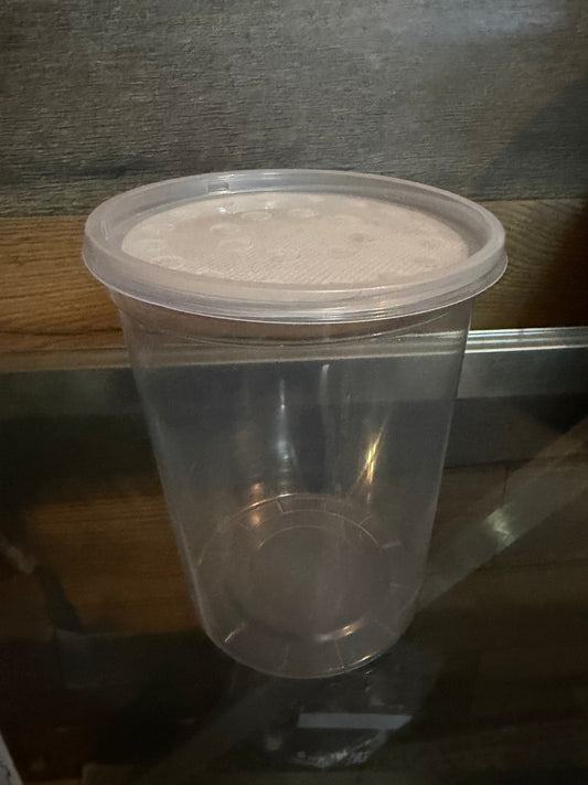 32 oz - 50 Clear Deli Cups and 50 Fabric Vented Lids